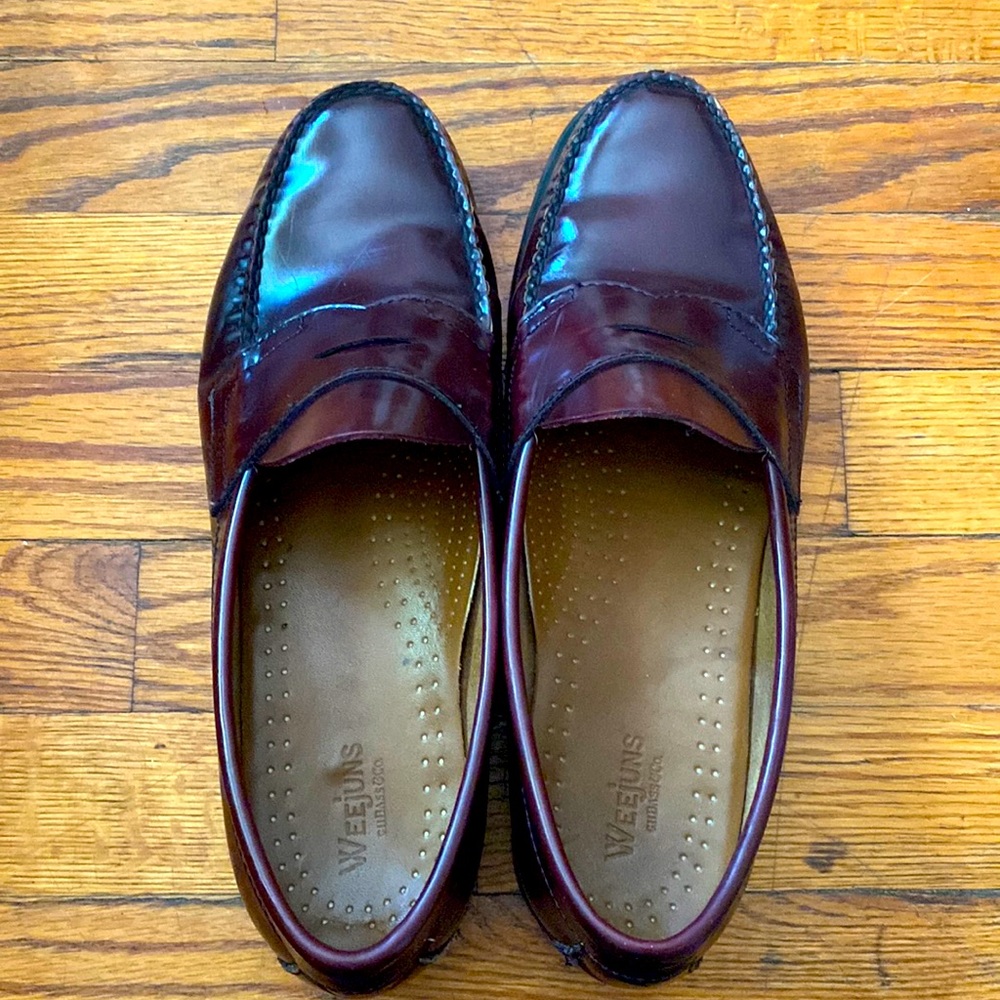 GENUINE LEATHER: Rich Mahogany Dress Penny Loafer Shoes -Weejuns G.H. Bass & Co!